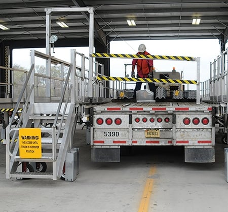 5 Flatbed Fall Protection Strategies: Which Is Right For You?